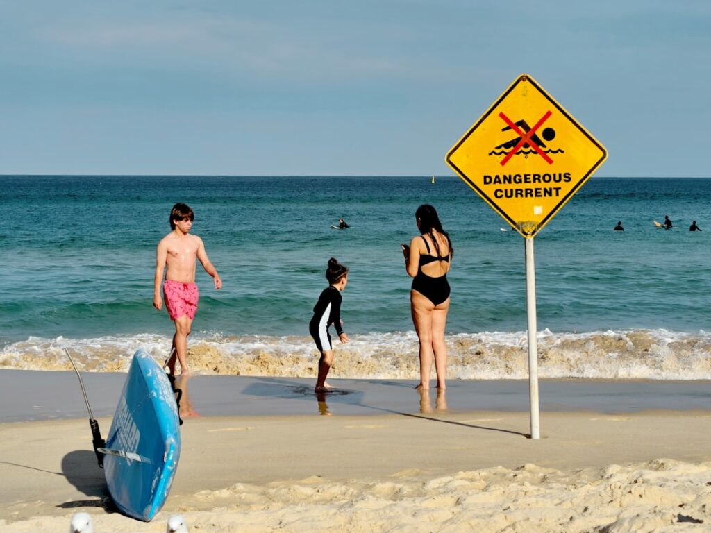 découvrez nos conseils essentiels pour garantir votre sécurité à la plage et profiter pleinement de vos journées en bord de mer.