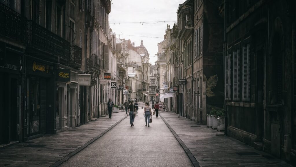 découvrez les quartiers dangereux de dijon pour mieux comprendre les zones à éviter et garantir votre sécurité lors de votre visite ou séjour.