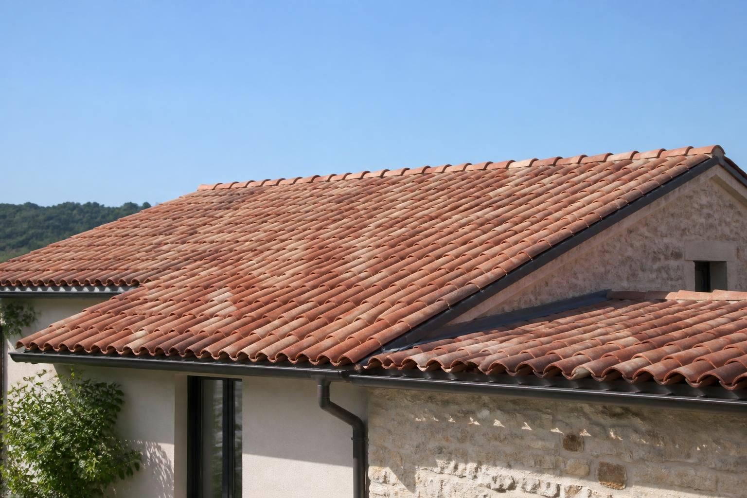 découvrez les étapes clés pour poser des tuiles canal sur pst et garantir une toiture durable, esthétique et résistante aux intempéries.
